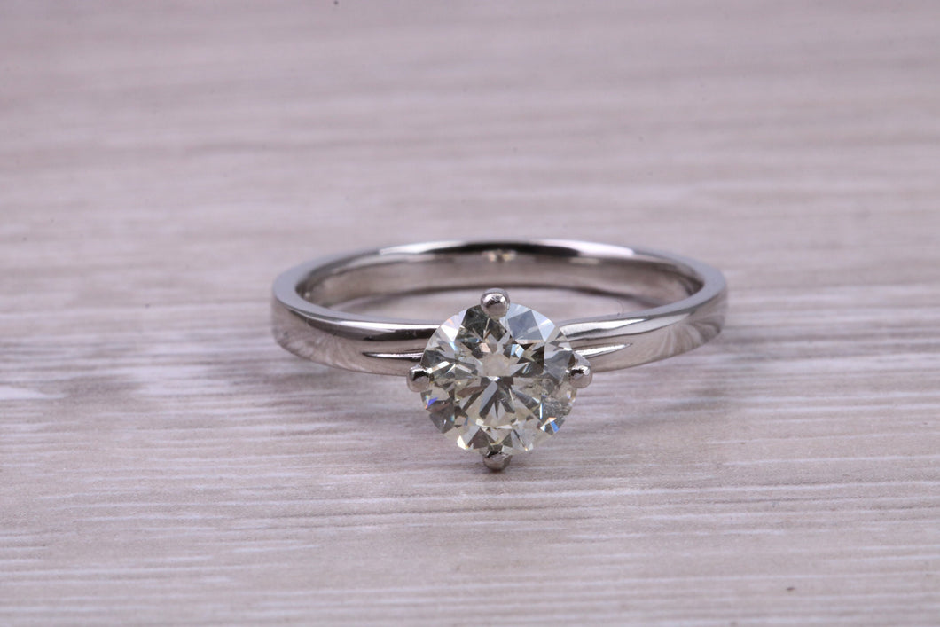 1.47 Carat Natural Round cut Diamond set Platinum Solitaire