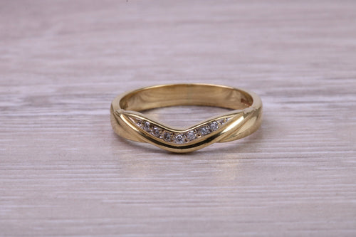 Curved Diamond set 18ct Yellow Gold Ring