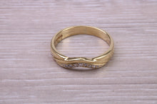 Load image into Gallery viewer, Curved Diamond set 18ct Yellow Gold Ring