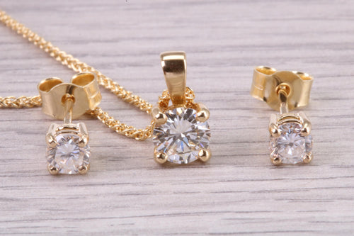 1.05ct Natural Round cut Diamond Solitaire stud Earrings With Matching Necklace set in 18ct Yellow Gold, British Hallmarked
